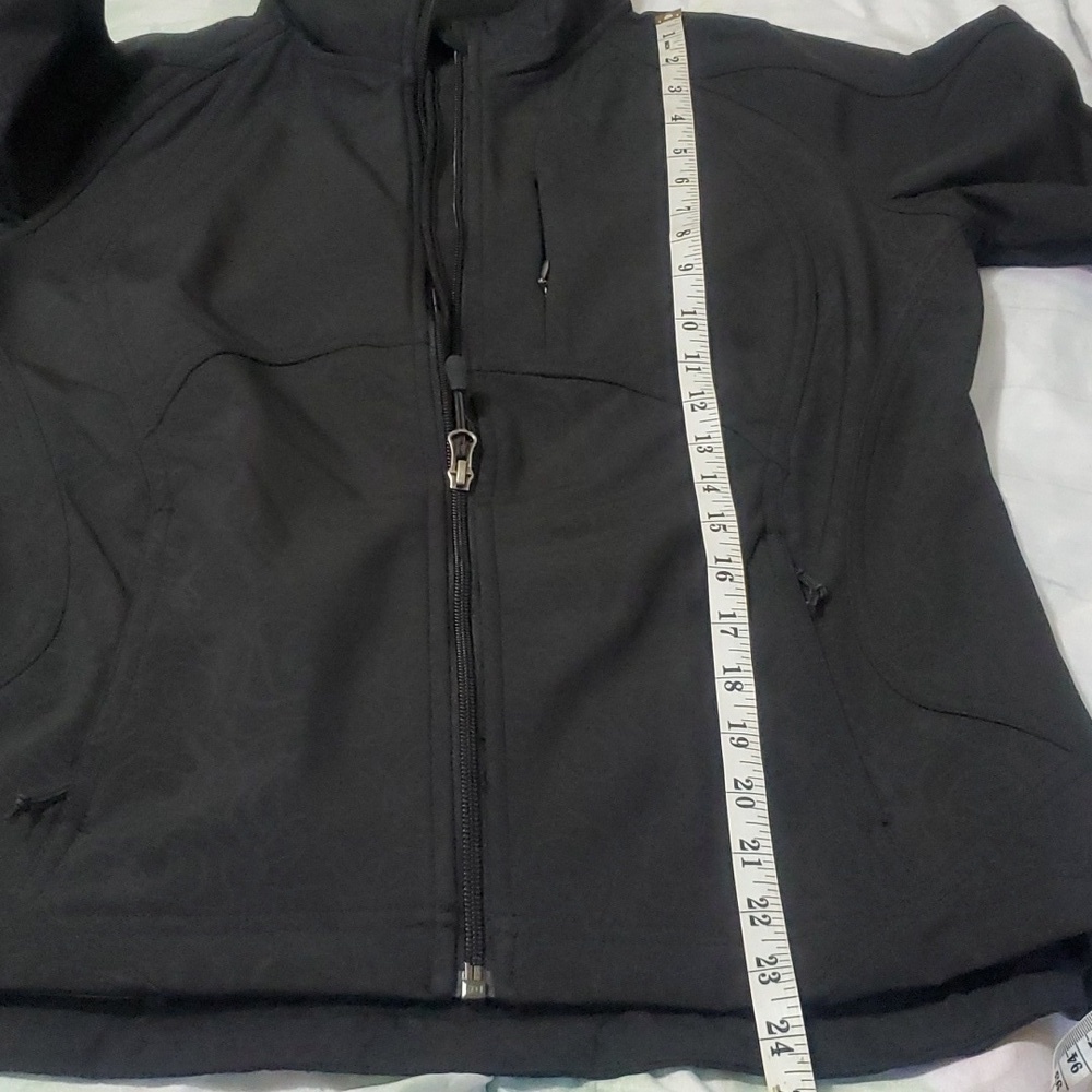 Double Diamond Black Floral Rose Zip Front Softshell Fleece Lined Jacket Size S - Picture 9 of 11